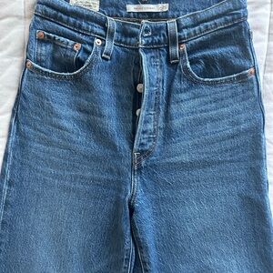 Levi's High-Rise Straight Jeans in Classic Blue